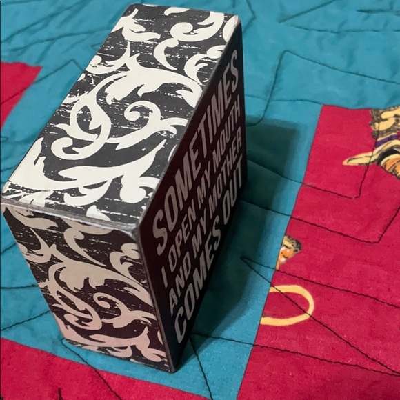 Decor - Picture 3 of 3